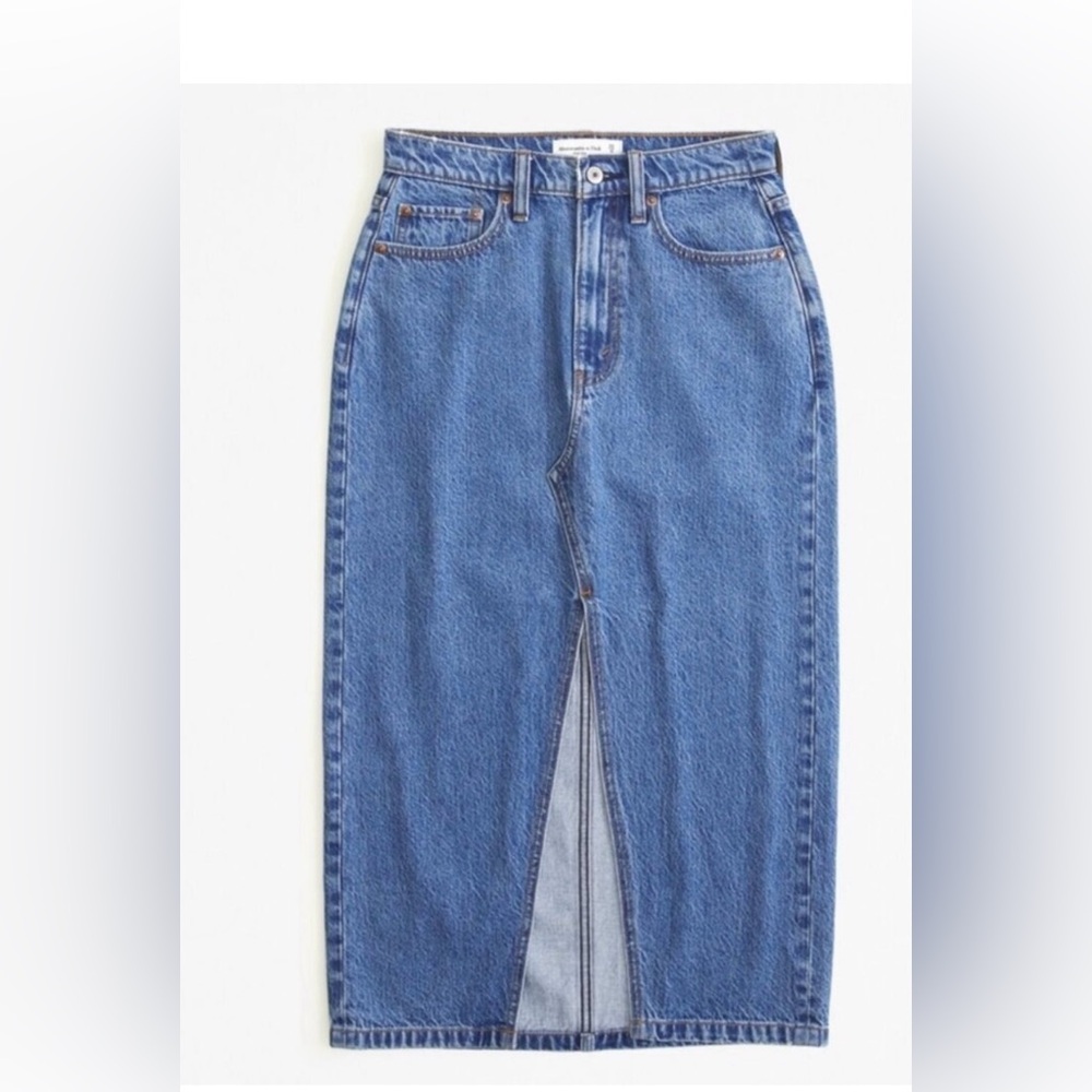 NWOT - Abercrombie & Fitch Blue Denim Skirt - size 30 / US10